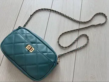 23구 퀼팅 숄더백 그린으로 포인트 컬러에!