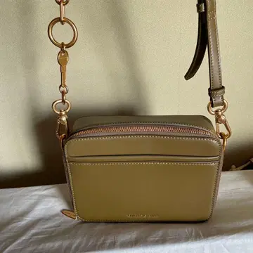 올리브 그린 숄더백