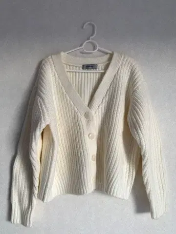 Rirandture 아이보리 V넥 가디건