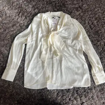 ZARA 아이보리 리본 포함 블라우스 긴팔