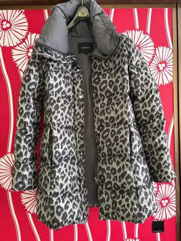 ROSE BUD 레오파드 무늬 다운 코트