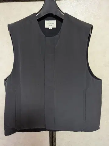 STILL BY HAND 신살레이트 베스트 사이즈 48 블랙