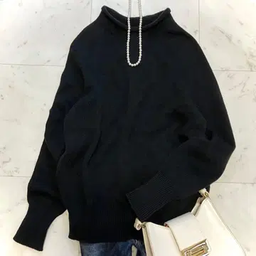 새상품급 마가렛호웰 울 롤넥 니트 흑먹색