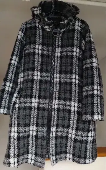 후드 부착 체크 무늬 롱 코트