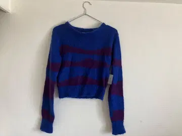 Name. 롱 슬리브 니트