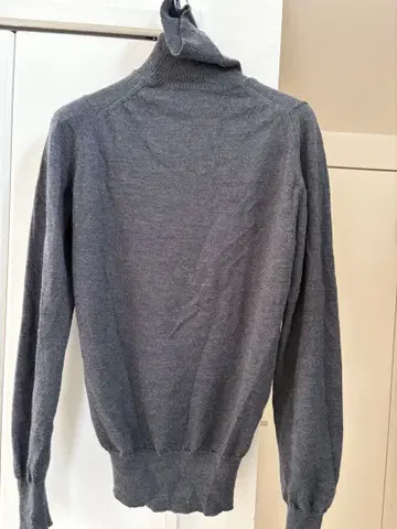 새상품급 존스메들리 메리노울 터틀넥 니트 그레이