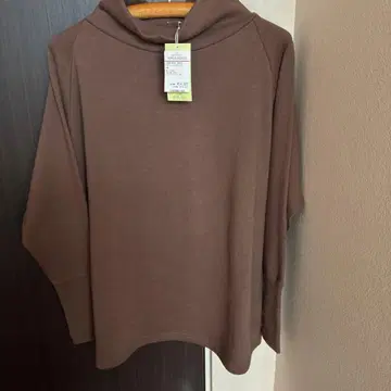 APPLE HOUSE 브라운 긴팔 티셔츠