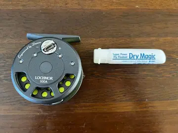 플라이 릴 (플라이 라인 포함). 드라이 매직