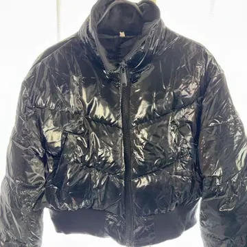 광택 블랙 숏 기장 다운 자켓