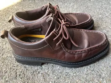 브라운 가죽 모카신 신발