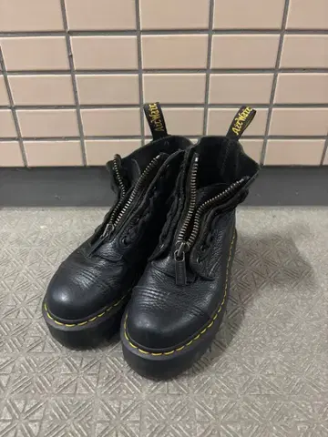 닥터 마틴 통굽 부츠 SINCLAIR 정글 부츠