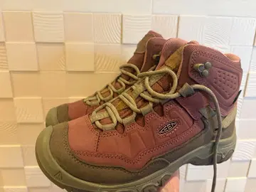 KEEN 다크 핑크 하이컷 등산화