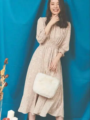 노엘라 noela 페어 플라워 절개 원피스 Noela 노엘라 원피스