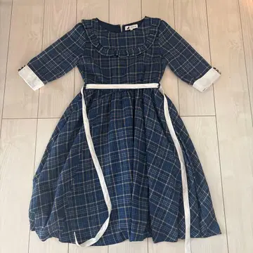 노기자카46 스트라이프 클럽 STRIPECLUB 콜라보 원피스