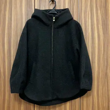 로페피크닉 후드 부착 블랙 하프 코트