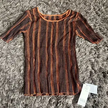 Shel'tter 오렌지와 블랙 스트라이프 반팔 니트