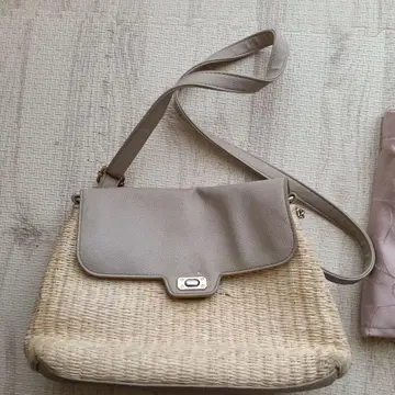 베이지 플랩 숄더백