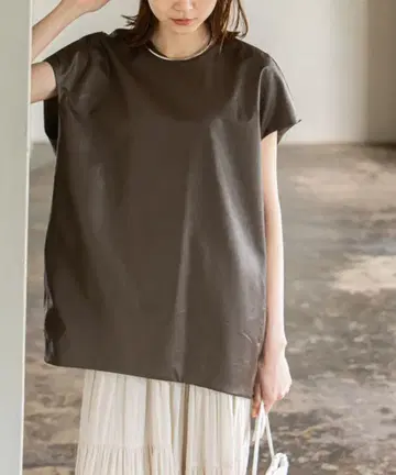 NOBLE 인조 가죽 프렌치 슬리브 상의 브라운