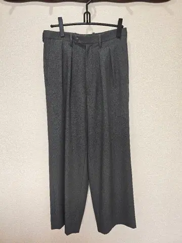 m's braque Two Tuck Baggy Trousers