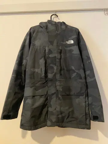 The North Face 카모플라쥬 마운틴 파카
