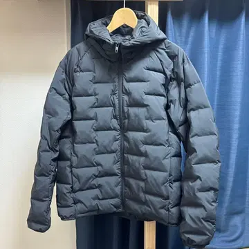 UNIQLO PUFFTECH 다운 자켓 L 사이즈 블랙