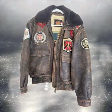 퍼 달린 다크 브라운 가죽 자켓