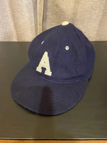 마운틴 리서치 A.M. 캡 네이비