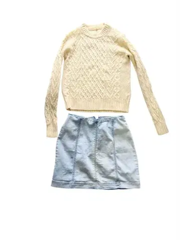 크림색 케이블 짜임 니트 & 데님 스커트 세트