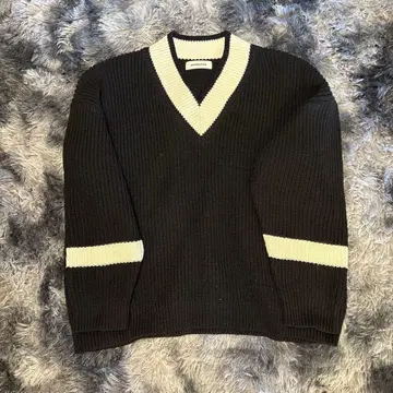 monkey time V넥 스웨터 칠드런 니트 야마다 료스케 착용