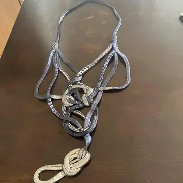 목걸이 패브릭 소재 트라망드