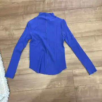 보라색 리브 니트 하이넥 & 스카이블루 프릴 상의