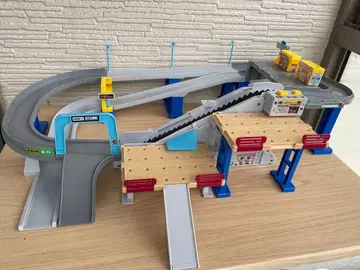 2가지 스피드로 컨트롤! 토미카 액션 고속도로