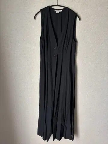 MARTE 마르테 슬리브리스 롱 자켓