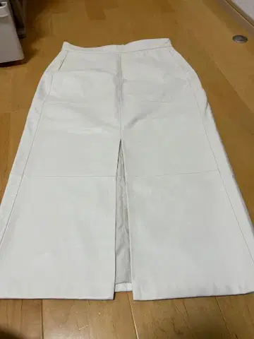 H&M 코팅 펜슬 스커트 크림 EUR42 165/80A