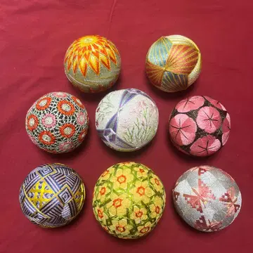 테마리 자수 무늬 패브릭 소재 볼 (다색) 8개