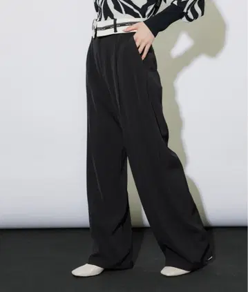 2WAY 레터드 라벨 스트레이트 팬츠 UNITED TOKYO