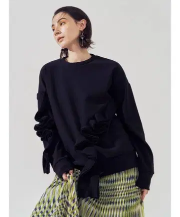 [ 미사용 새상품 ] un3d 프릴 디자인 블랙 트레이닝복