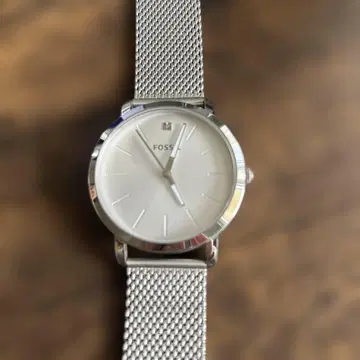 FOSSIL 실버 메쉬 손목시계