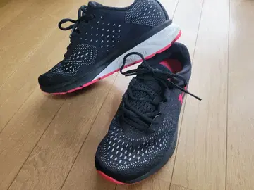 언더아머 러닝화 블랙/핑크 24.5cm