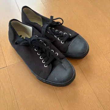 블랙 로우컷 스니커즈 일본제 24.0cm