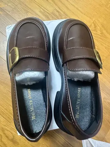 브라운 로퍼 버클 포함
