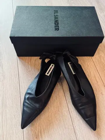새상품급 [ JIL SANDER ] 스틸레토 백리본 플랫슈즈
