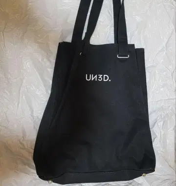 UN3D. 블랙 토트백