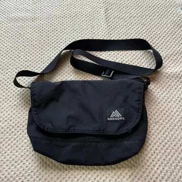 GREGORY 숄더백 블랙