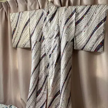 화이트 베이스 시보리 제비꽃색 리본 코몬