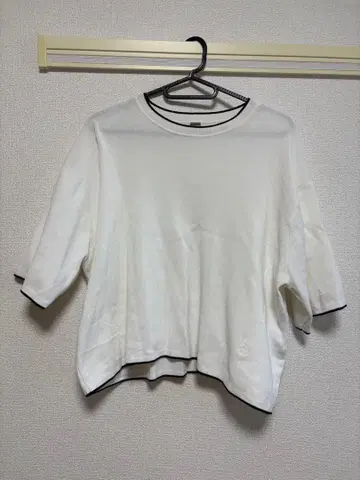 [ Mila Owen ] 기자 코튼 숏 기장 와이드 T 라이크 니트