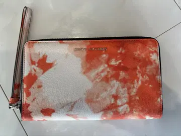 가격 인하 [ 새상품 ] MARC JACOBS 미니 클러치백