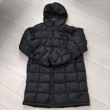 남성용 블랙 다운 자켓 후드 부착