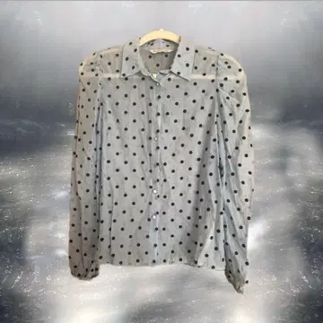 스카이블루 도트 퍼프 슬리브 셔츠