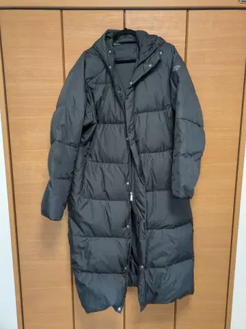 DESCENTE 블랙 다운 벤치 코트